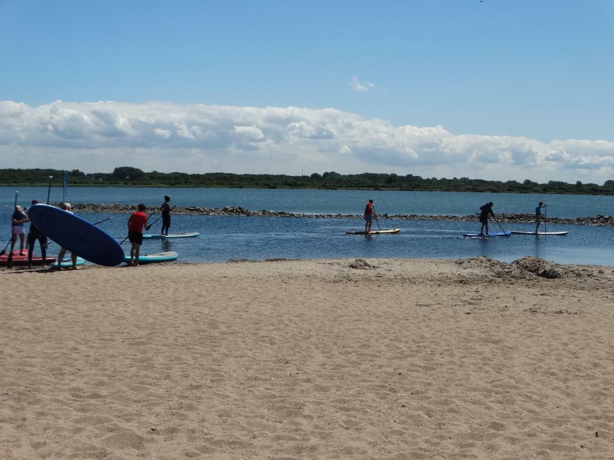 Beach Lodges Oostvoorne Exteriör bild